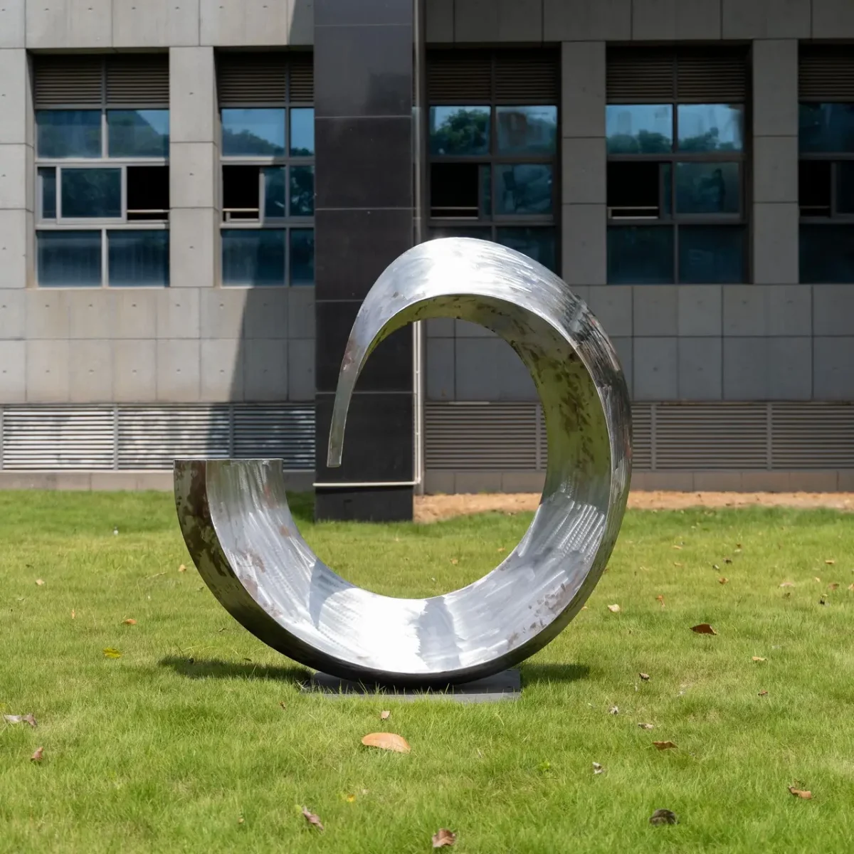 Curved Flow Rust Steel Sculpture 01